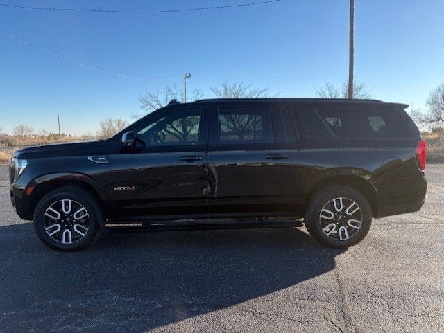 2023 GMC Yukon XL AT4