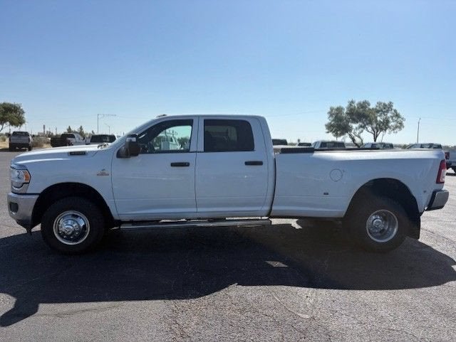 2023 RAM 3500 Tradesman Crew Cab 4x4 8' Box