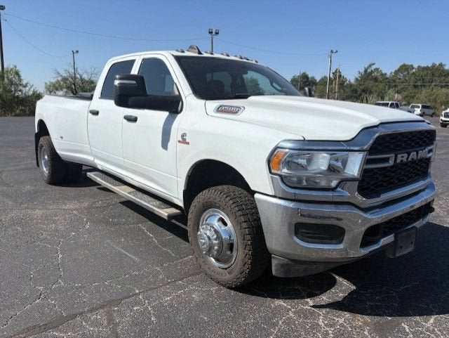 2023 RAM 3500 Tradesman Crew Cab 4x4 8' Box